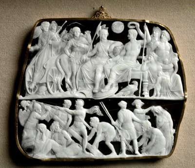 Art romain : camée en onyx réalisé par le sculpteur Dioscuride. En haut, l