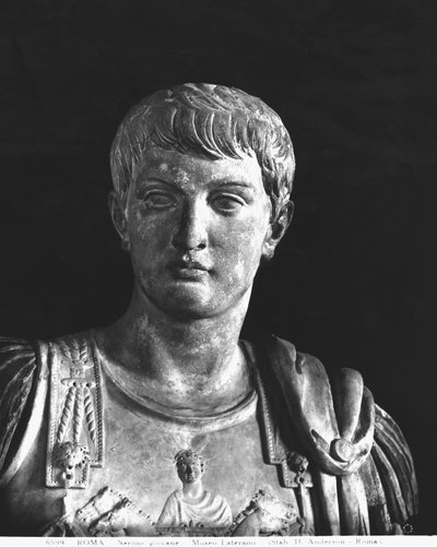 Statue du jeune Néron (37-68 après J.-C.) vers 54 (marbre) (détail) - Roman