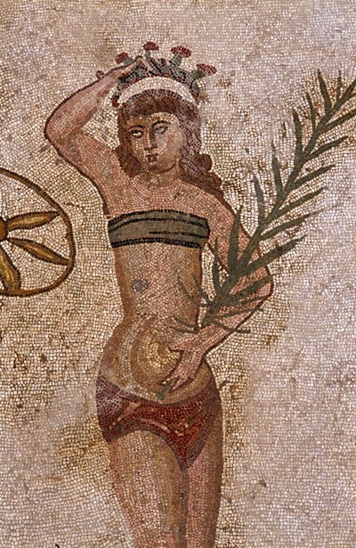 Jeunes Romains pratiquant des exercices physiques. Ils portent un pagne autour des reins et un strophium (ancêtre du soutien-gorge) sur la poitrine. La branche de palmier qu