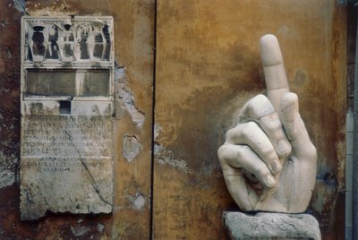 Main droite, du Colosse de Constantin - Roman Roman