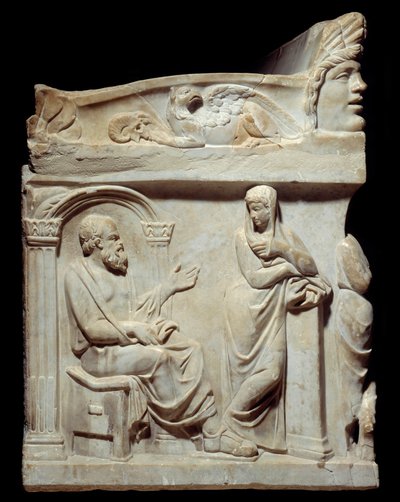 Antiquité romaine : Sarcophage des Muses. Ce sarcophage est orné de la représentation des neuf muses et, sur les petits côtés, des portraits du philosophe Socrate et du poète Hésiode - Roman Roman