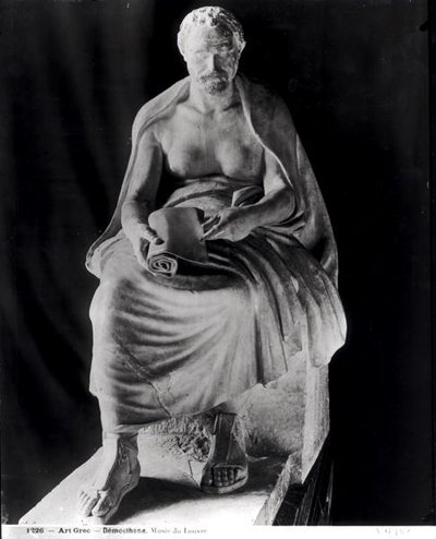 Philosophe assis, la tête supposée être Démosthène (384-322 av. J.-C.) (ajoutée plus tard) de la villa Montalto-Negroni - Roman Roman