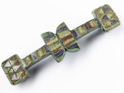 Jonction de sangle avec surface supérieure ornée d