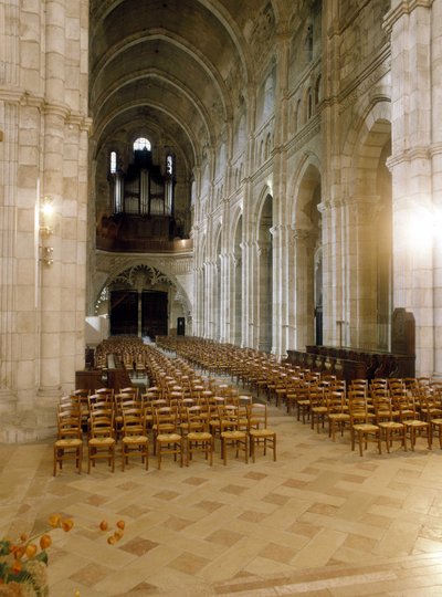 Intérieur de la Cathédrale Saint-Lazare d