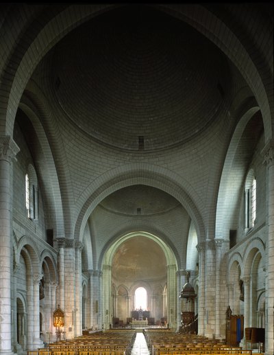 Vue intérieure de la Cathédrale Saint Pierre - Romanesque