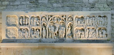 Art roman : retable représentant diverses scènes de l