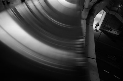 Figure du tunnel courbe - Satoshi Hata