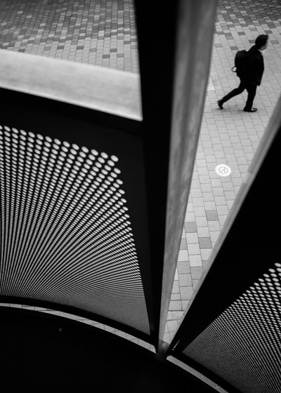 Promenade urbaine géométrique - Satoshi Hata