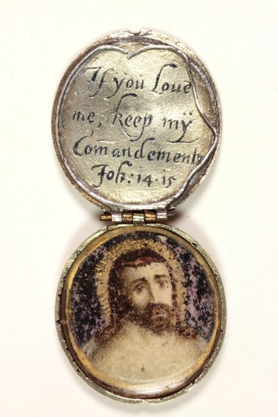 Médaillon contenant une tête du Christ - School English