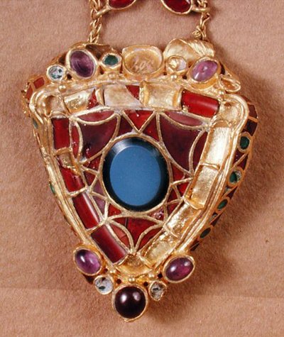 Broche sertie de grenats indiens et d