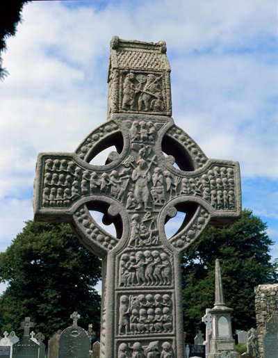 Vue de la Croix de Muiredach, pierre sculptée, c.521 - School Irish