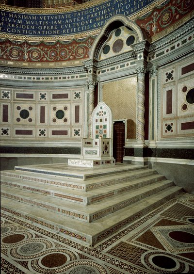 Vue du trône épiscopal dans la chaire papale de l