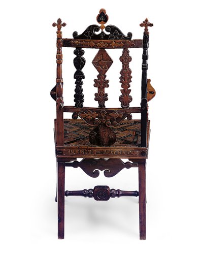 Fauteuil à bras ouvert incrusté et sculpté avec un patchwork de diverses phrases, début du 19ème siècle - Scottish School