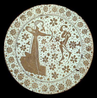 Dame tirant un arc sur un jeune homme dont le cou est traversé par une flèche. Plat en faïence de production espagnole. 16ème siècle Paris, Musée du Louvre - Spanish School
