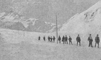 Traversée du Grand Saint-Bernard en hiver (photo n/b) - Swiss Photographer