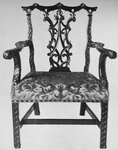 Fauteuil Chippendale chinois avec siège en broderie contemporaine, milieu du 18ème siècle, 1928 - Thomas Chippendale