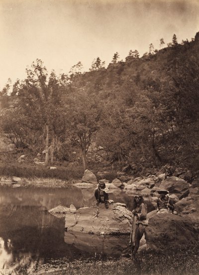 Vue sur le lac Apache, Sierra Blanca Range, Arizona, avec deux scouts apaches au premier plan - Timothy H. O