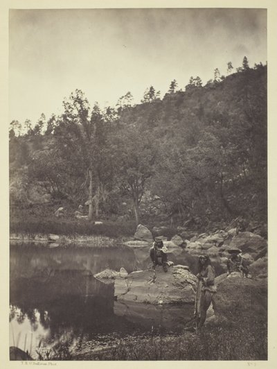 Vue sur le lac Apache, Sierra Blanca Range, Arizona, deux scouts apaches au premier plan - Timothy O