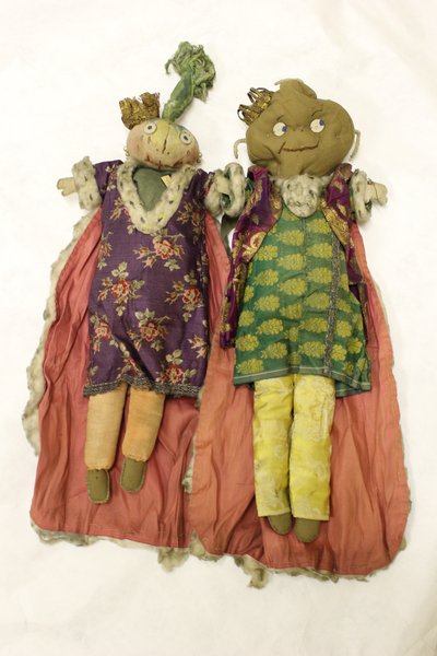 HM Roi Pomme de Terre et HM Reine Oignon poupées de chiffon, avec des têtes en forme de pomme de terre et d