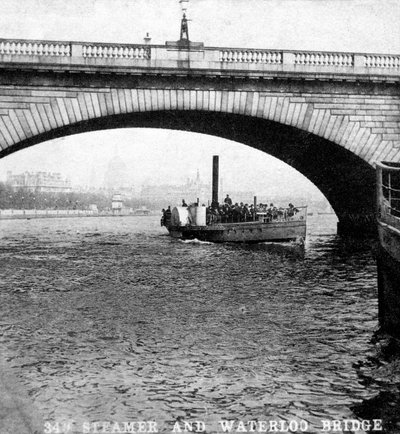 Un vapeur passant sous le pont de Waterloo, Londres, début du 20ème siècle - Unbekannt