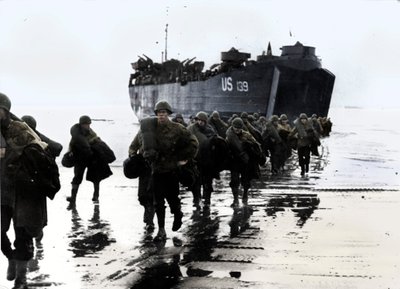 Les troupes américaines débarquent sur les plages de Normandie - Unbekannt
