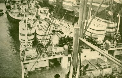 Une impressionnante rangée de bateaux à bord du Leviathan, vers 1930 - Unbekannt