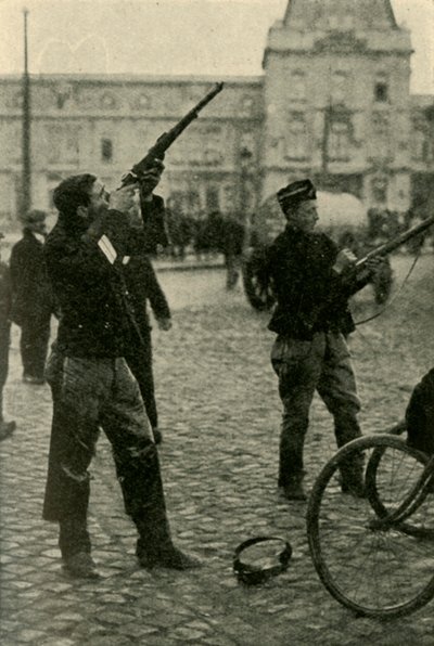 Cyclistes militaires belges tirant sur un avion allemand, Première Guerre mondiale, 1914-1918, vers 1920 - Unbekannt