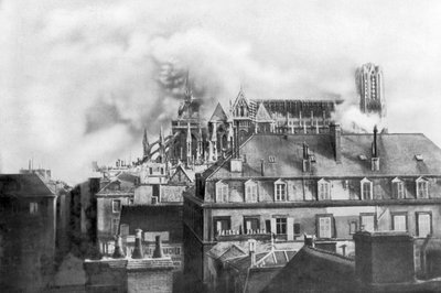 Cathédrale de Reims en feu sous les bombardements allemands, France - Unbekannt