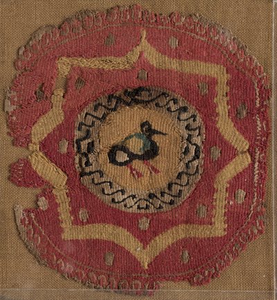 Segment circulaire avec étoile à huit branches et oiseau, 600s - 700s - Unbekannt