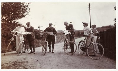 Cyclistes regardant des cartes - Unbekannt