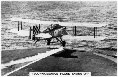 Avion de reconnaissance Fairey III F décollant du porte-avions HMS Courageous, 1937 - Unbekannt