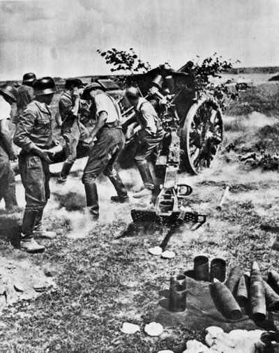 Artillerie allemande en action sur le front de l