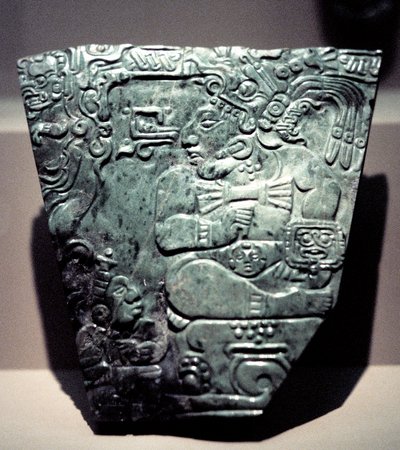 Plaque de jade montrant un roi maya assis, 400-800 - Unbekannt