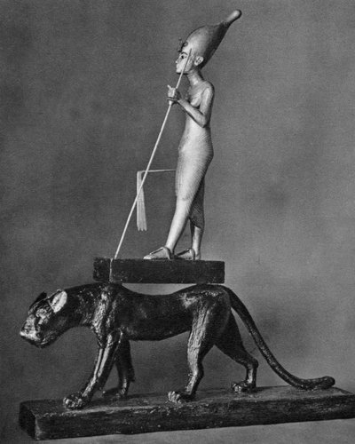 Le roi Toutankhamon vers 1341 av. J.-C. - vers 1323 av. J.-C. sur un léopard noir, 1936 - Unbekannt