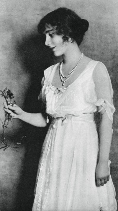 Lady Elizabeth Bowes-Lyon avec un œillet rouge, 1923, 1937 - Unbekannt