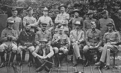 Le major-général Baden-Powell et les principaux hommes qui l