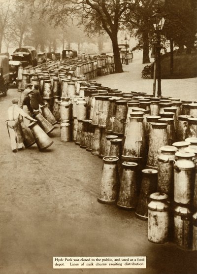 Bidons de lait à Hyde Park pendant la grève générale, Londres - Unbekannt