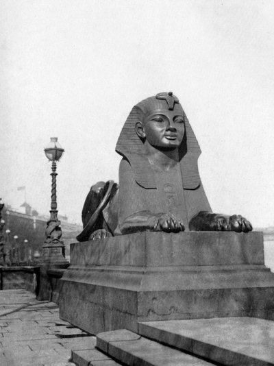 Une des sphinxes, Victoria Embankment, Londres, 1924-1926 - Unbekannt
