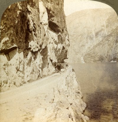 Chemin taillé dans les falaises pour une route autour du lac Oifjords, Norvège, 1905 - Unbekannt