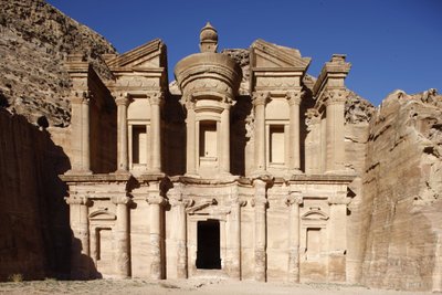 Site archéologique de Petra : Al-Dier, ou le Monastère (nommé ainsi pour un ancien usage de la tombe), la plus grande tombe de Petra, Petra, Jordanie - Unbekannt