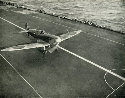 Un Spitfire de la RAF sur le pont d
