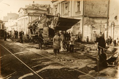 Travaux routiers dans la rue Tverskaya, Moscou, URSS, années 1920 - Unbekannt