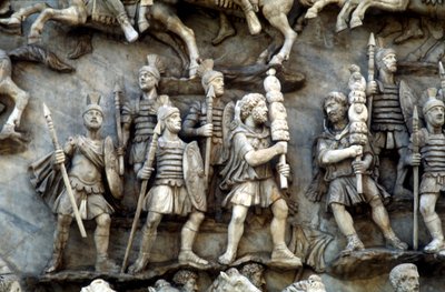 Soldats romains participant à la decursio, le rituel de circling du bûcher funéraire, c180-196 - Unbekannt