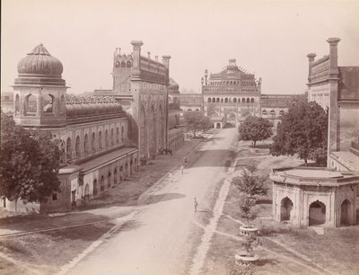 Rumi Darwaza et portail du Bara Imambara avec 