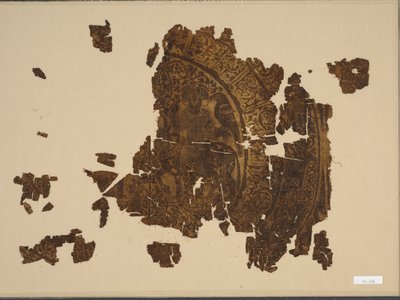 Fragment de soie avec fauconnier chevauchant un taureau, 1000-1100 - Unbekannt