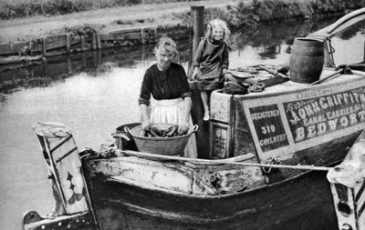 Jour de lessive sur le bateau-canal, 1926-1927 - Unbekannt