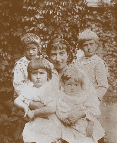 Zinaida Serebriakova avec ses enfants, années 1920 - Unbekannt