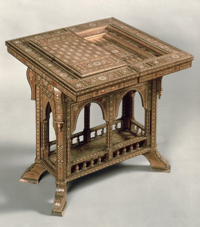 Table de jeux, avec incrustation élaborée d