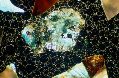 Composite, LM Particules céramiques dans une matrice en acier - Unbekannter Künstler