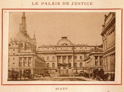 Commune de Paris (1871) : vue du Palais de Justice à Paris avant son incendie en mai 1871. Photographie de Pierre Pepetit. - Unbekannt